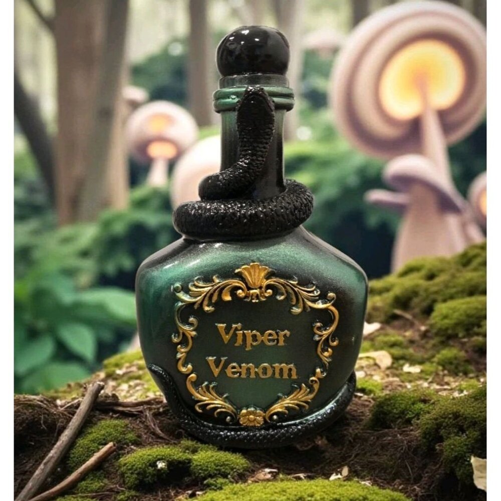New Green / Black Resin Viper Snake Venom Potion Bottle Halloween Room Decor